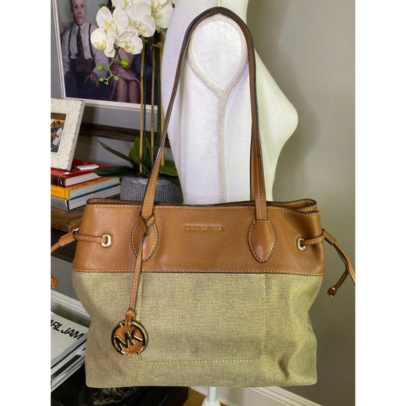 Michael Kors Marina North South Drawstring Tote - Picture 5 of 12